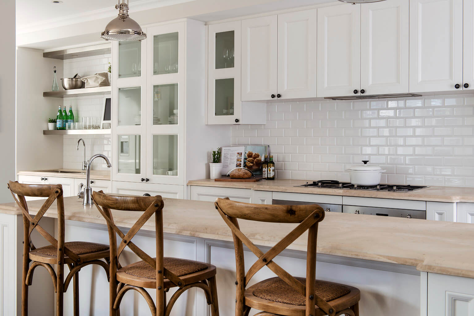 Open-shelving-is-typical-of-modern-country-kitchen-design