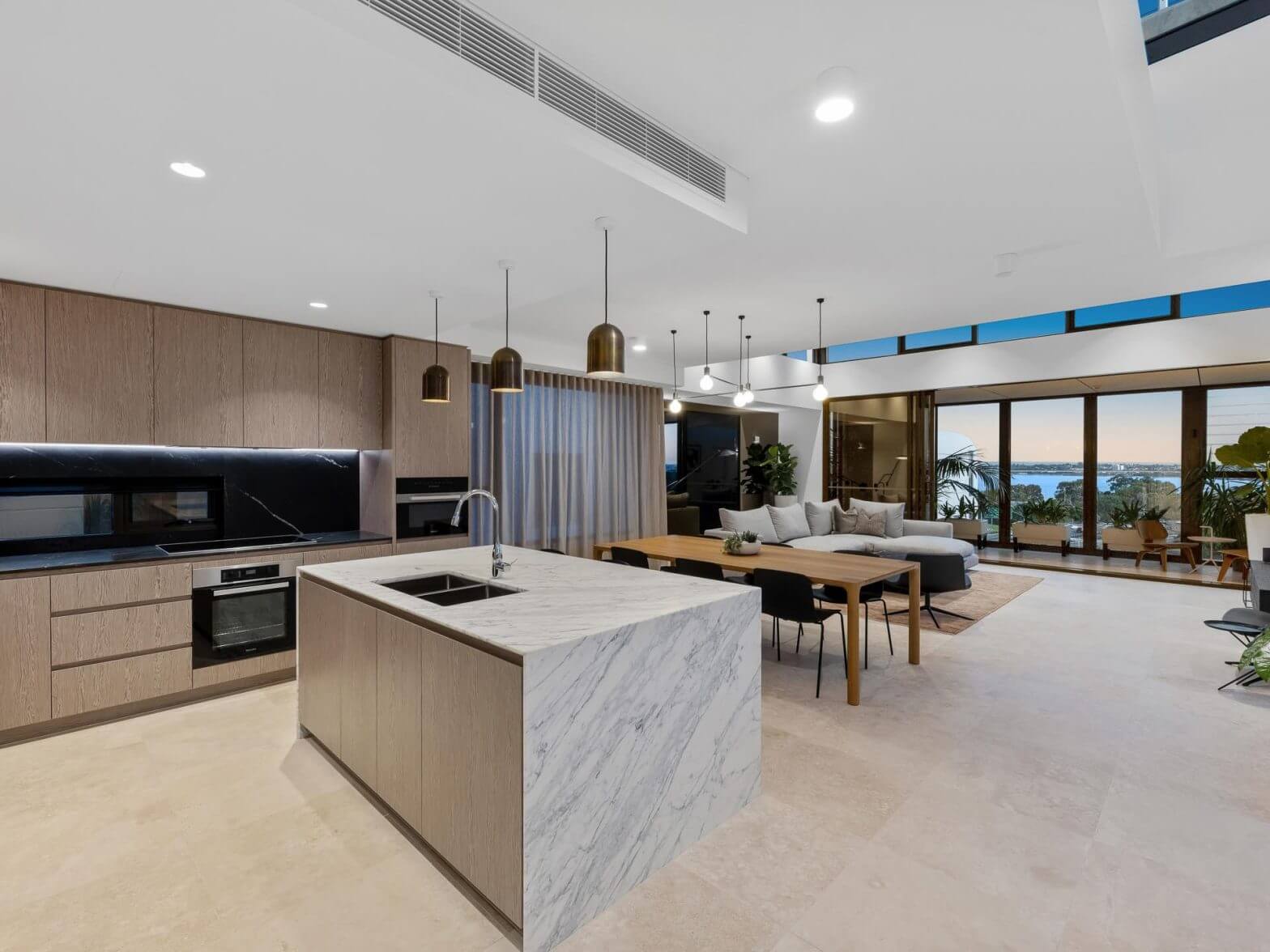 Luxury-Modern-Kitchen-Desig